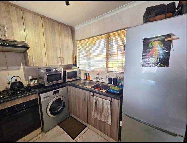 1 BEDROOM APARTMENT FOR SALE IN GLEN MARAIS